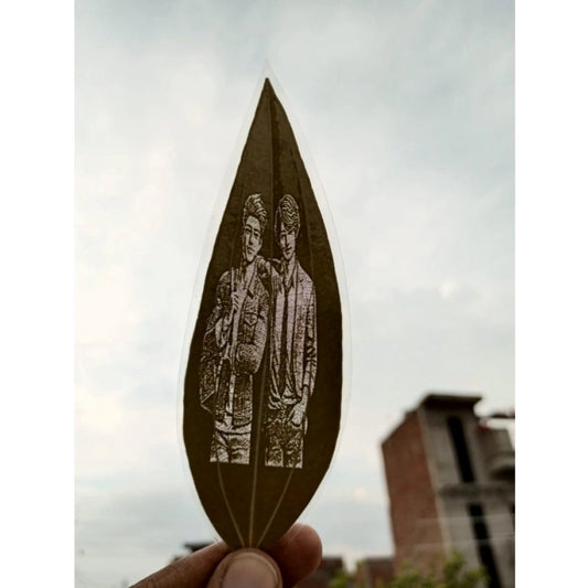 Custom Portrait on Natural Leaf – Friendship